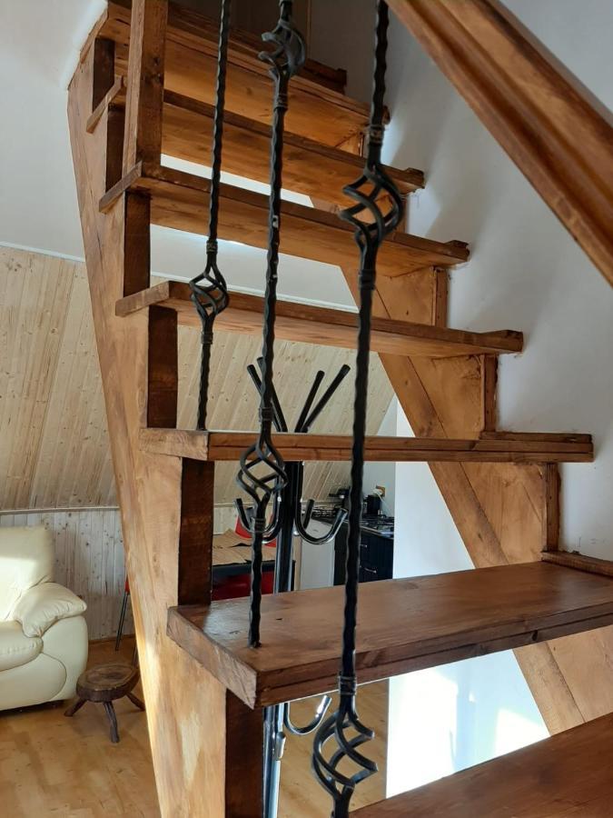 Cabana Din Livada Pucioasa Extérieur photo