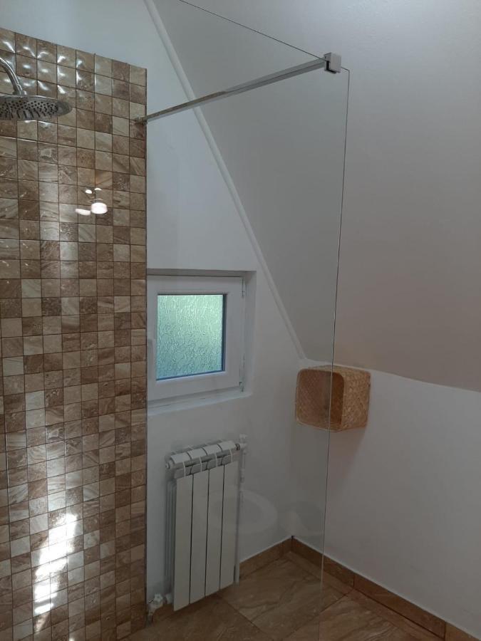 Cabana Din Livada Pucioasa Extérieur photo