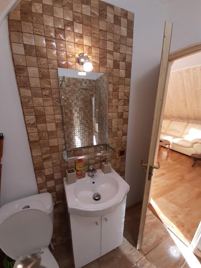 Cabana Din Livada Pucioasa Extérieur photo