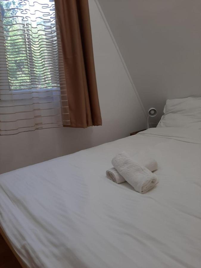 Cabana Din Livada Pucioasa Extérieur photo