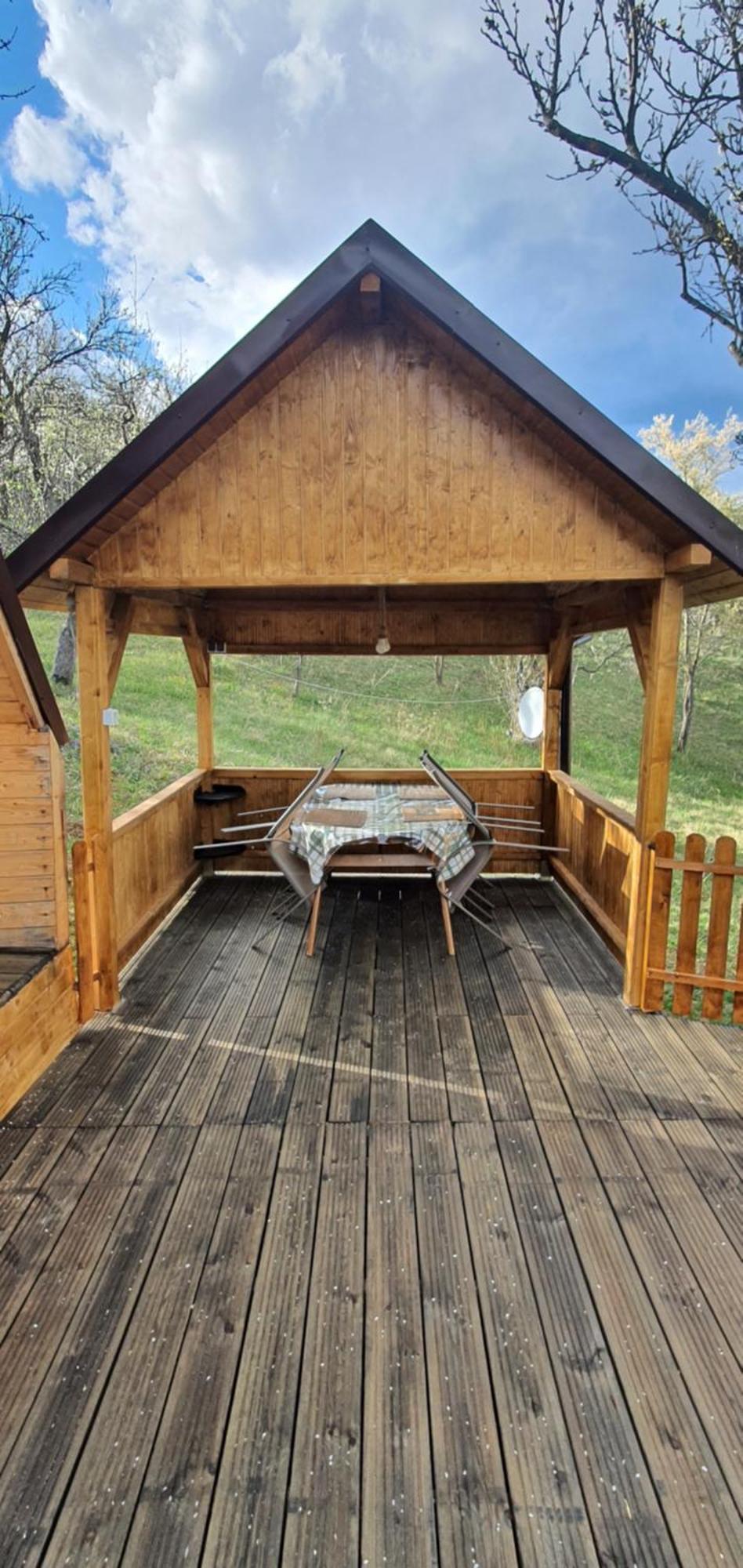 Cabana Din Livada Pucioasa Extérieur photo